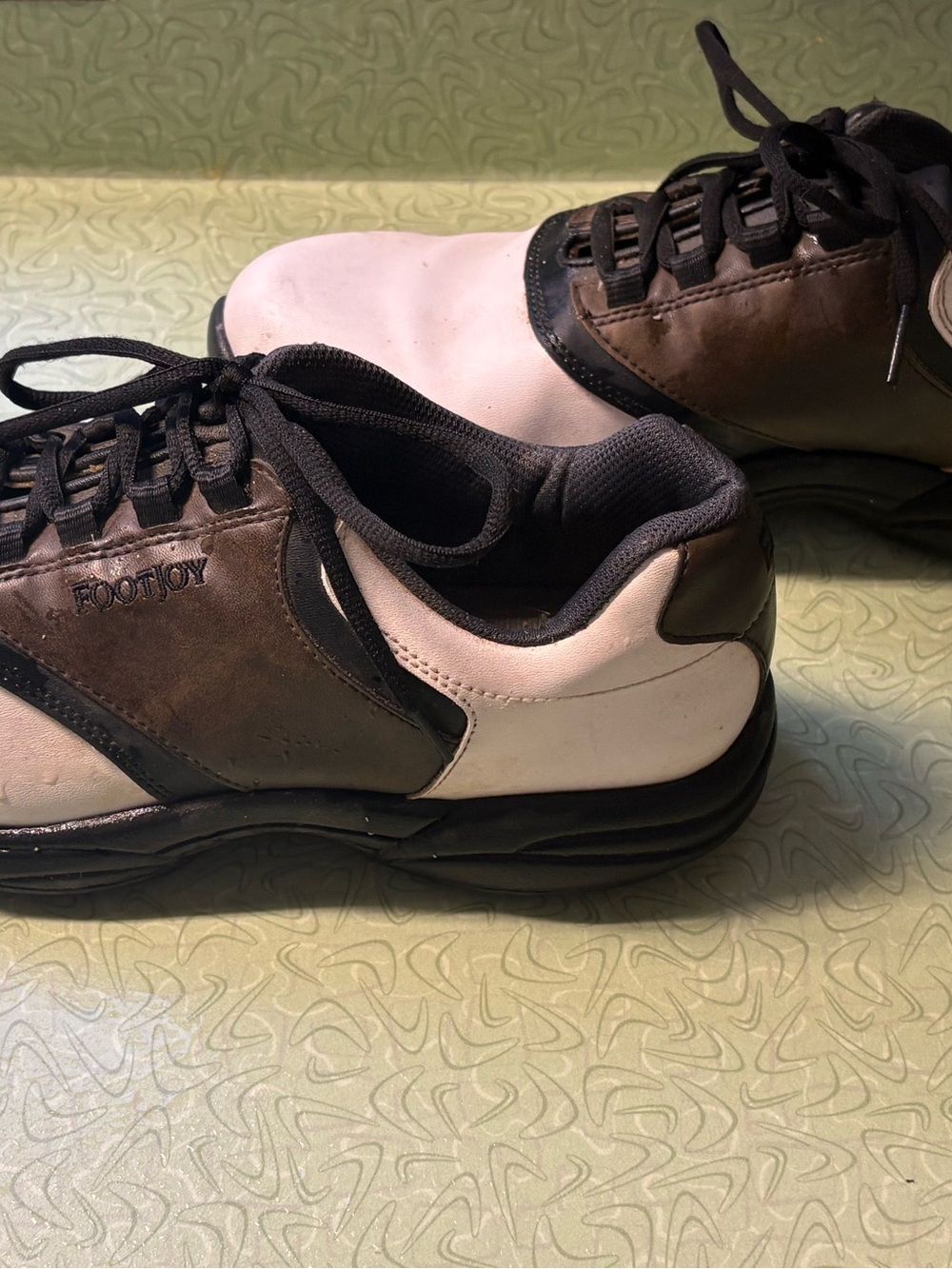 Footjoy Men’s Sz 10.5 Golf Shoes Greenjoy Cleats White w/Brown Saddle Oxfords